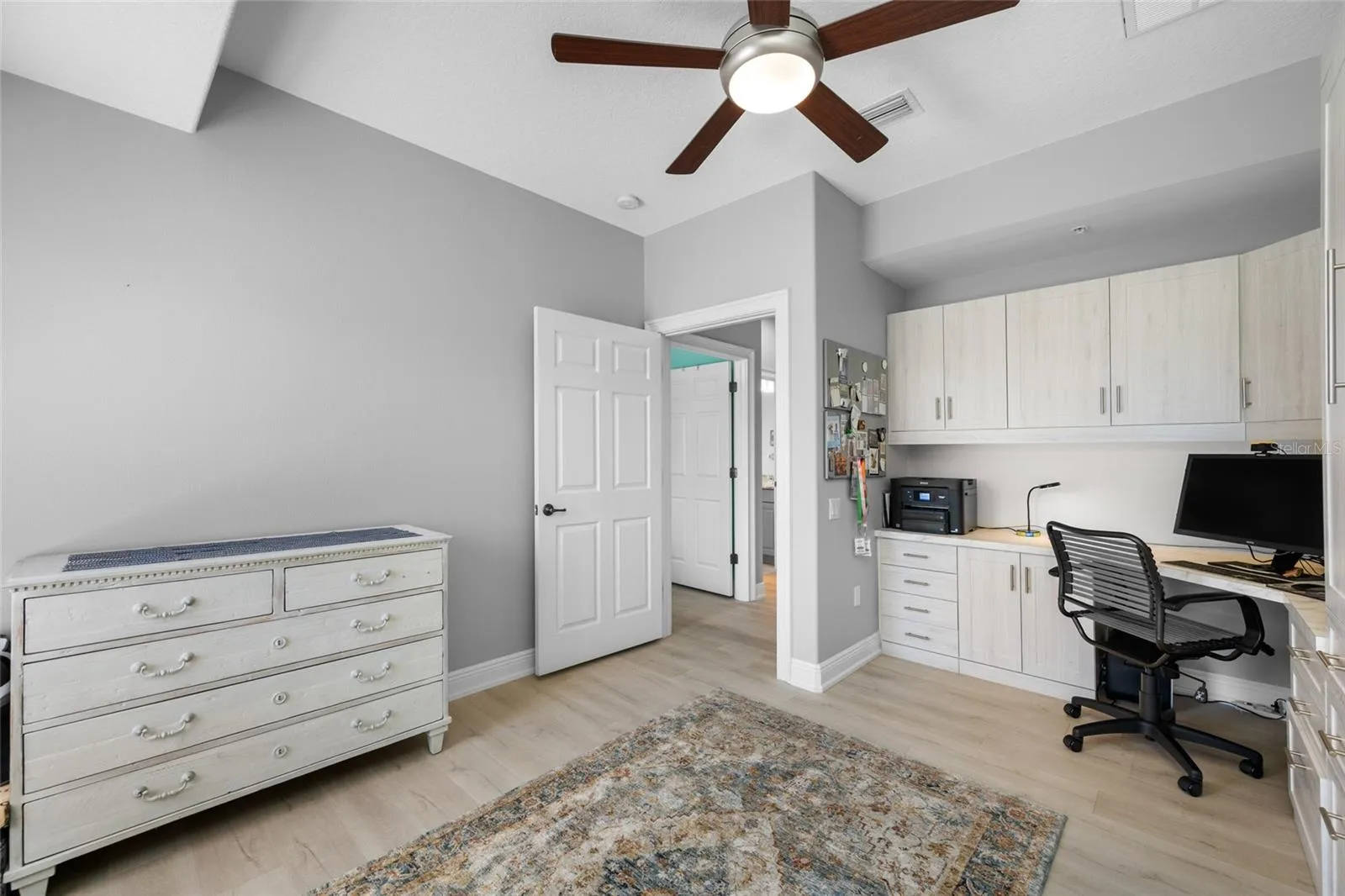 3rd bedroom (3rd floor)