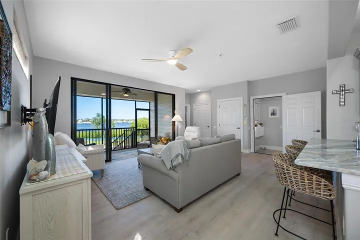 2nd Floor, main living area