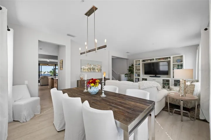 Formal living room / Formal dining