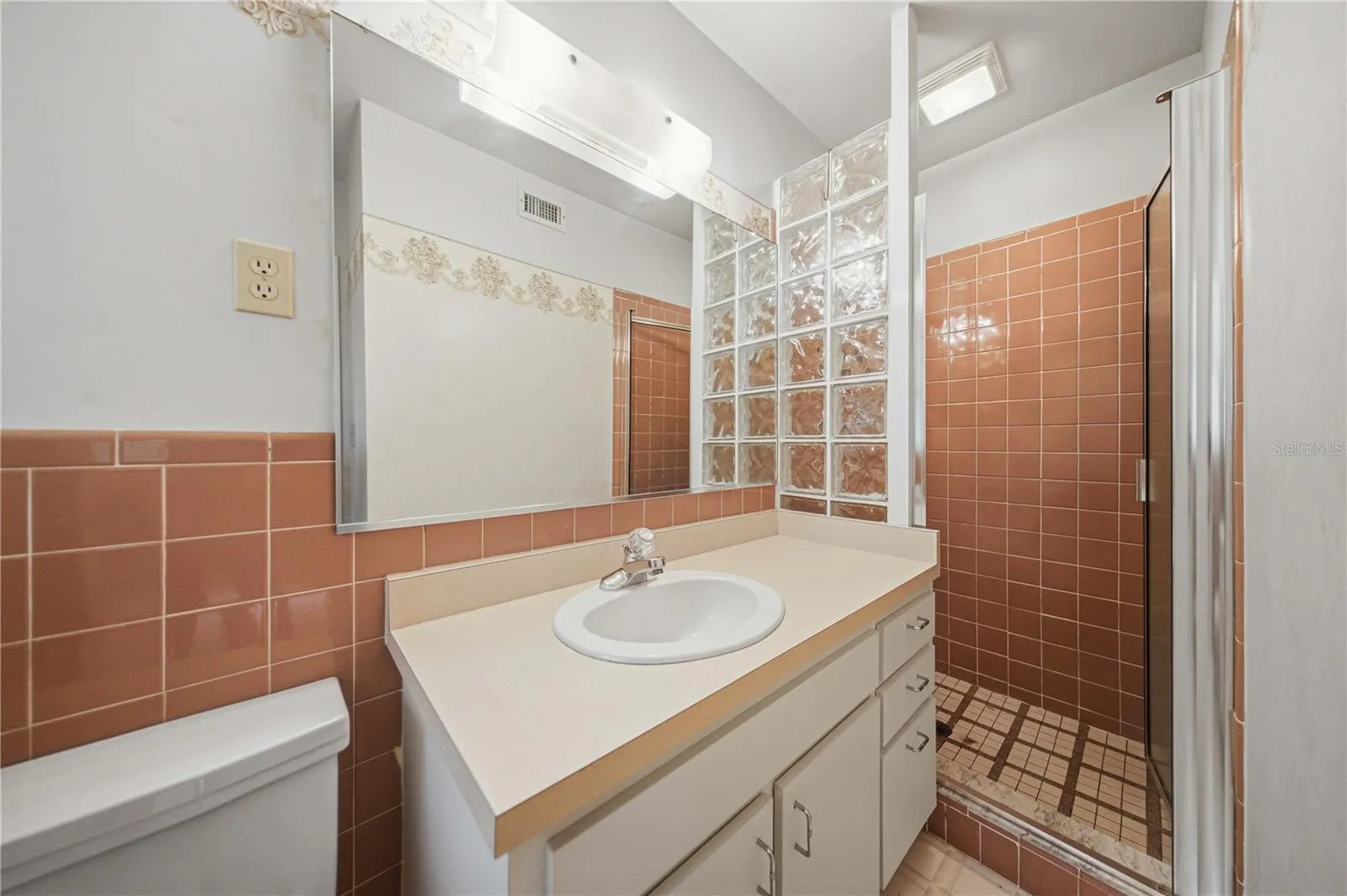 Bedroom 2 ensuite