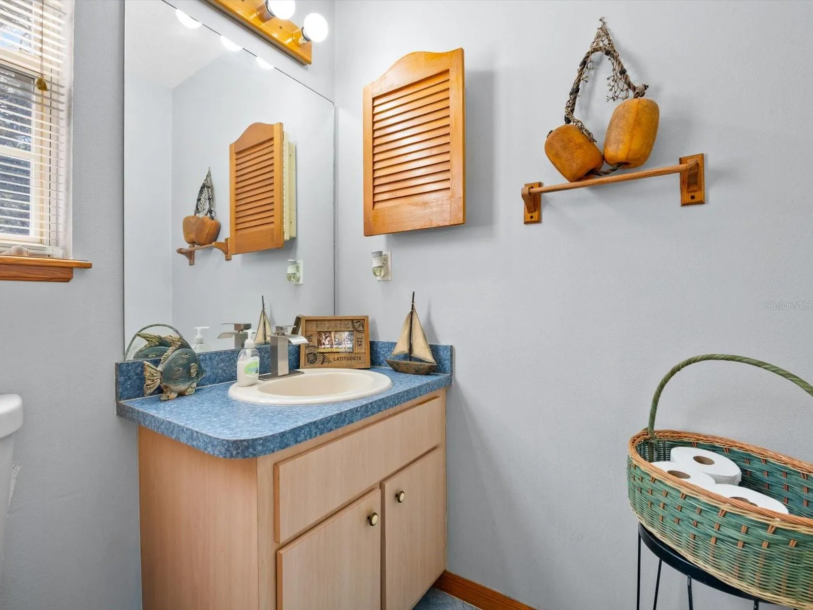 1/2 pool bathroom on back porch