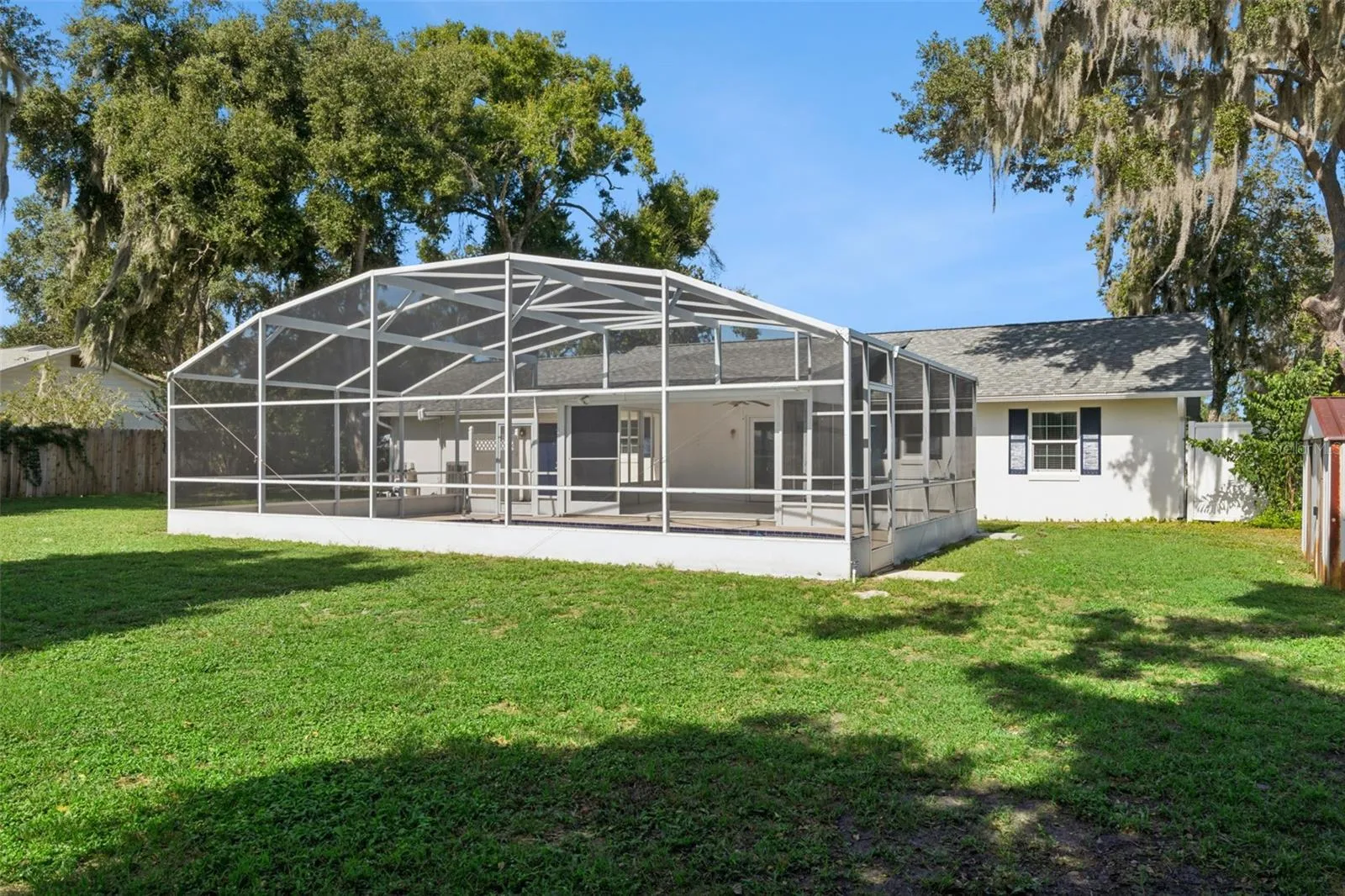 Lots of open green space to play, garden or entertain