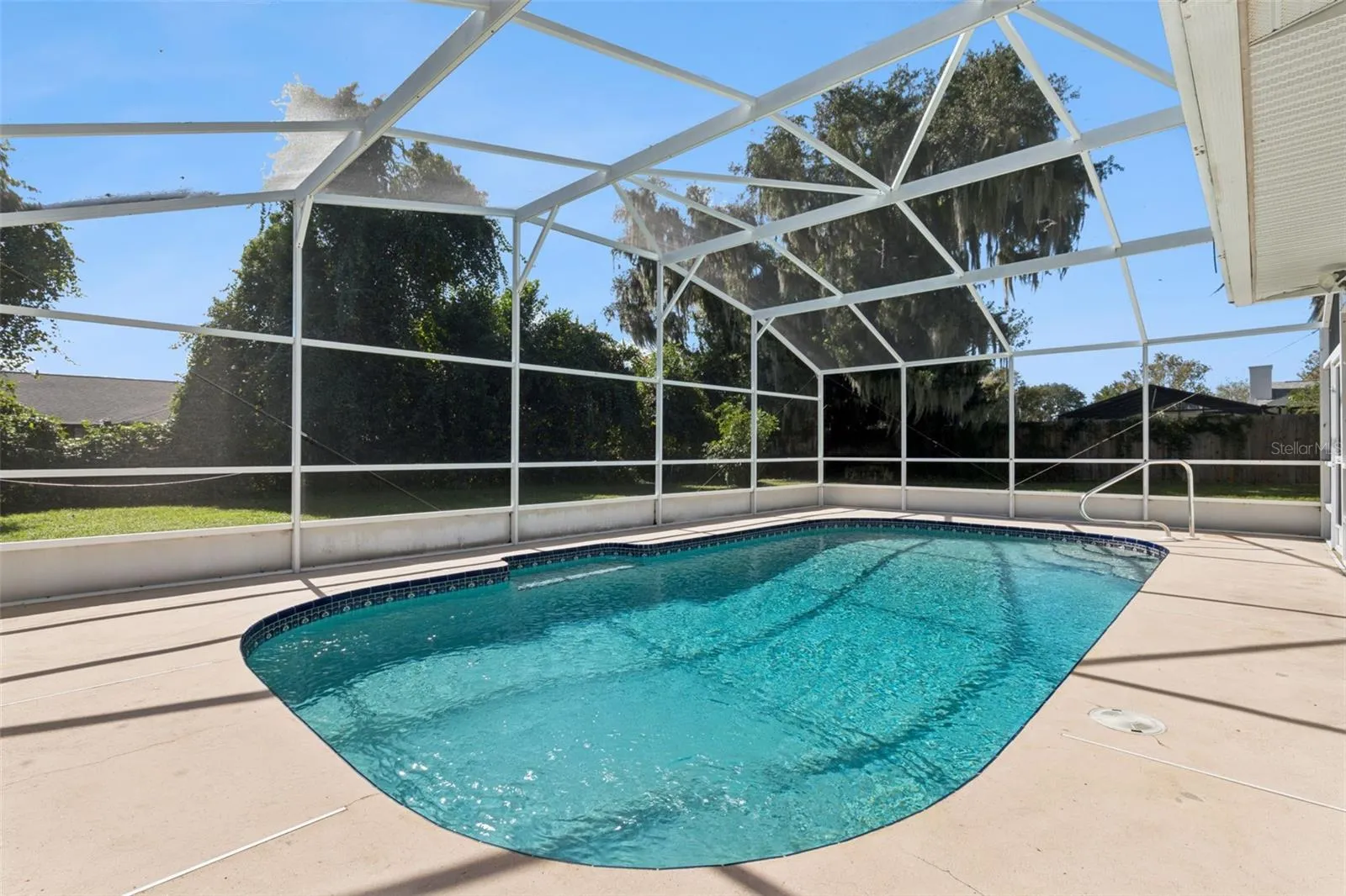 Fully screened for bug-free relaxing
