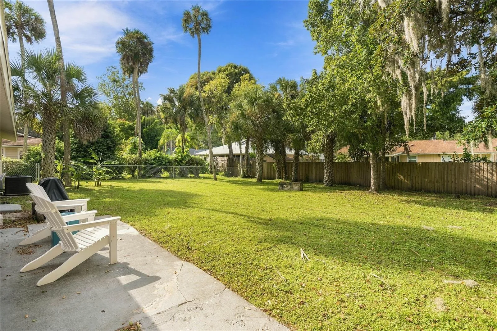 backyard patio and huge yard