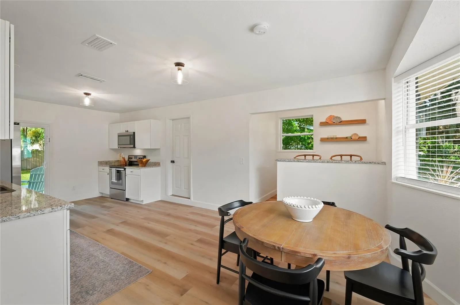 dining/dinette/kitchen
