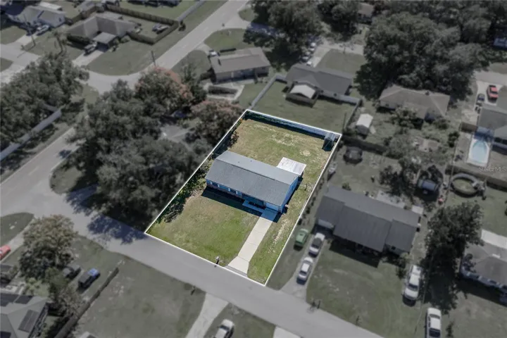 Fenced yard, no HOA