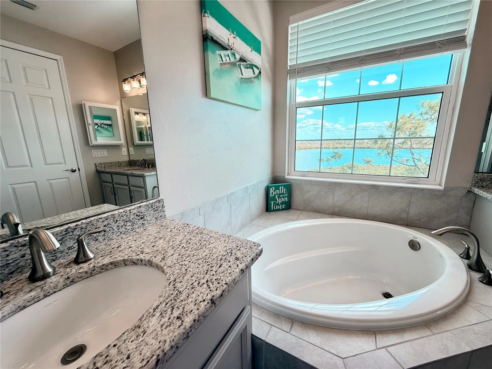 En-suite bathroom!