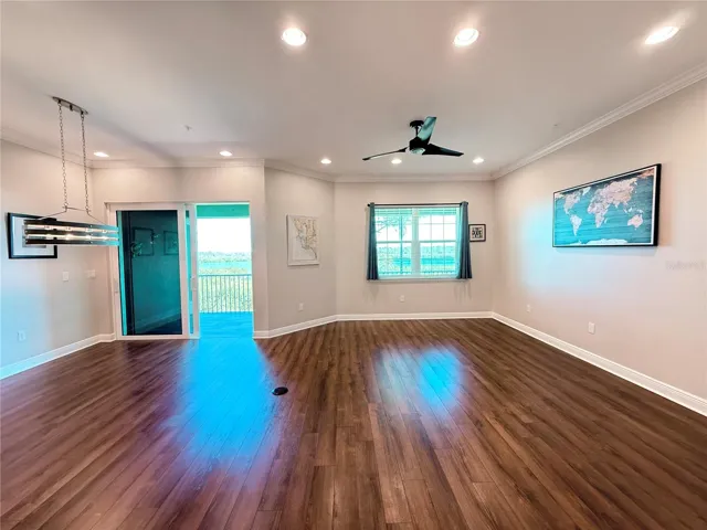 Dining room/Luving room with water views!