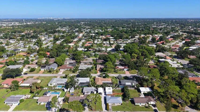 Aerial showing the proximity to cultural, downtown Sarasota (upper left).