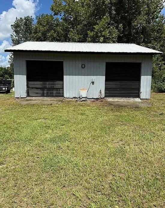 Detached 2 bay garage