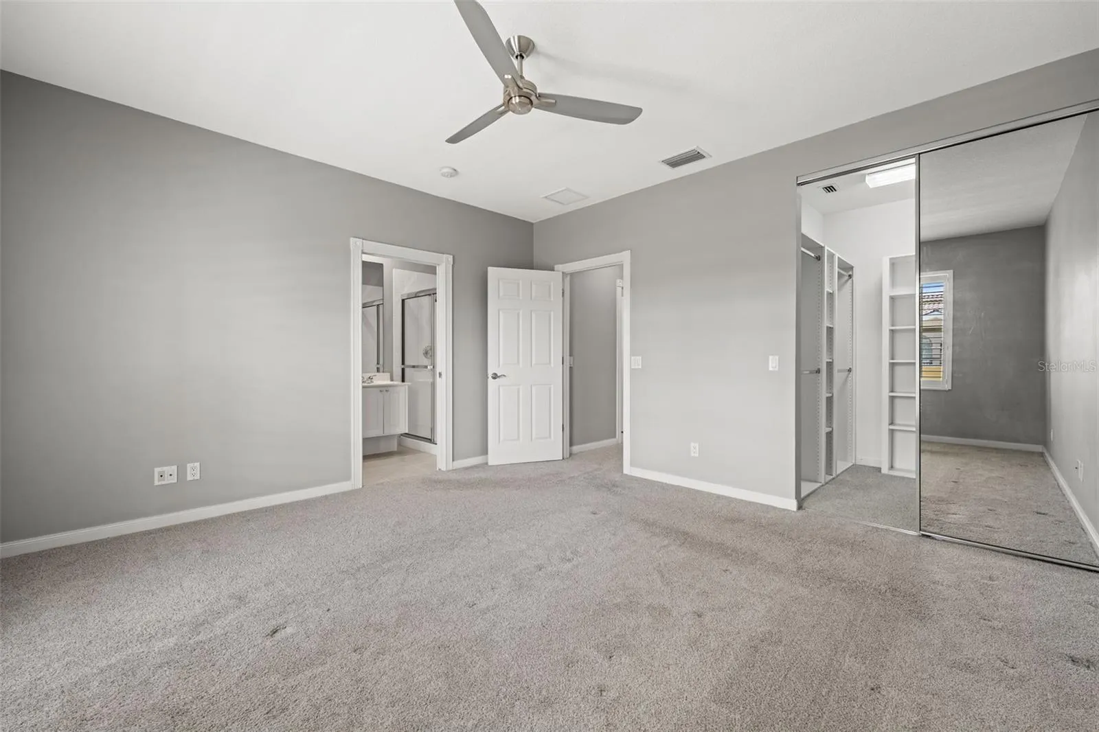 Walk-in closet