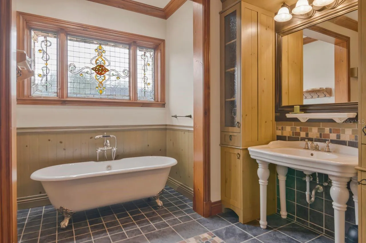 Primary bath