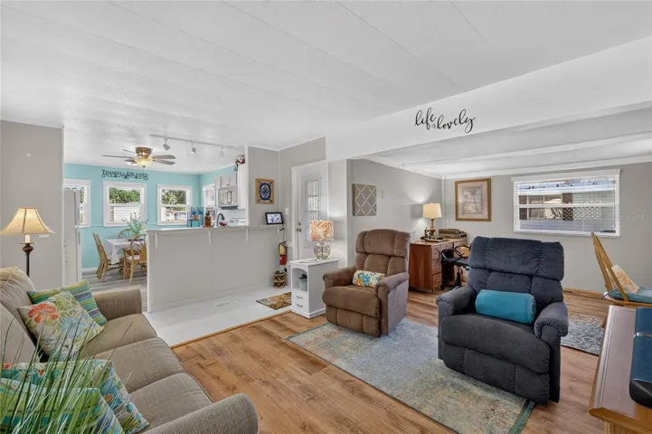 Living room/ Dinette