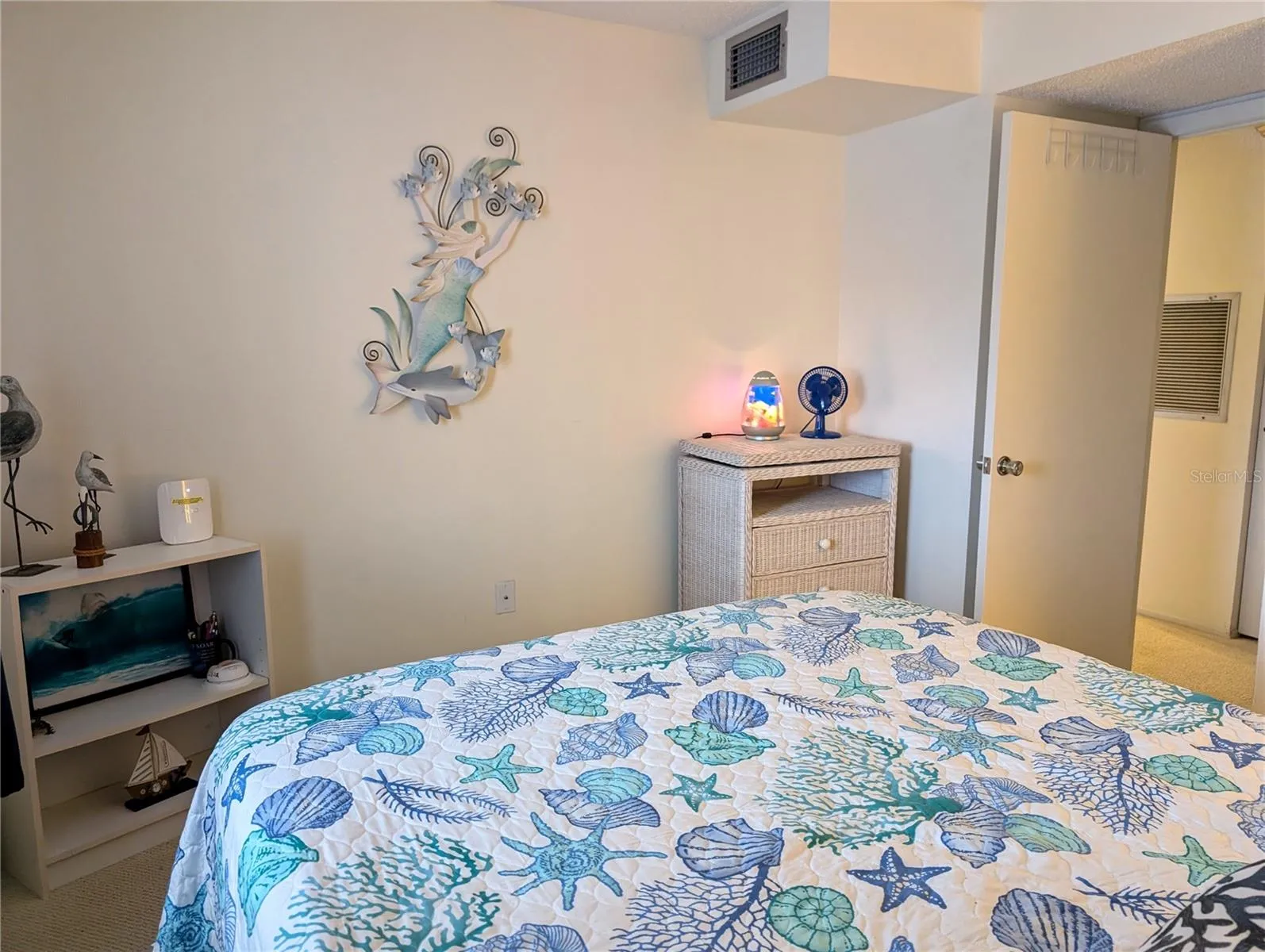 Guest bedroom