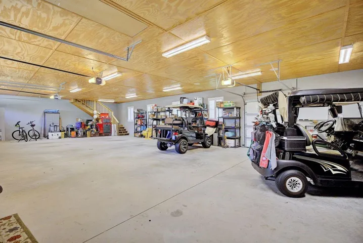 4 Car garage 54'4"x28'10"