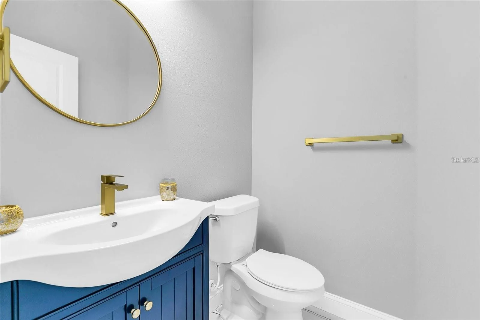 Powder Room For Your Visiting Guest