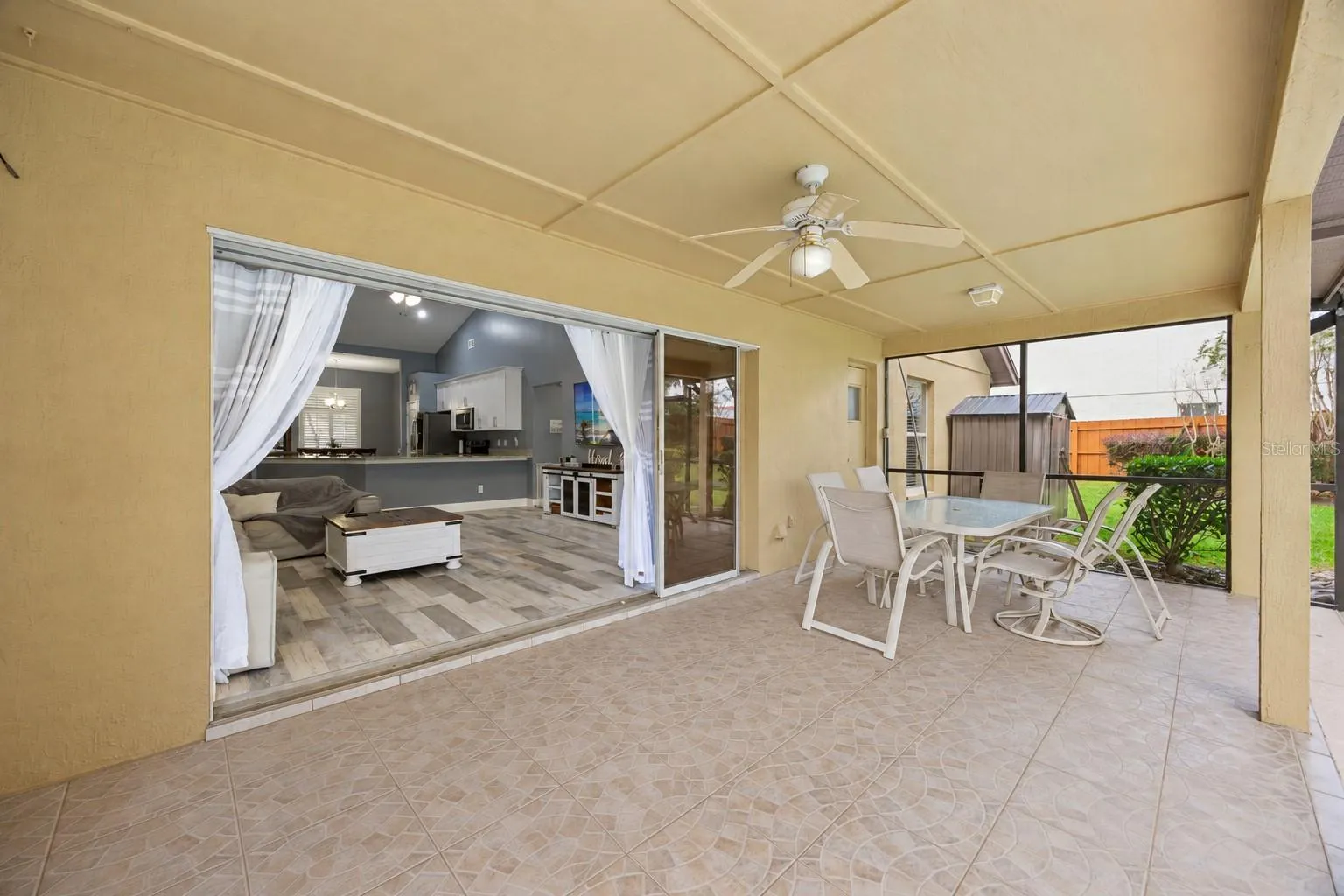 1505 Grassy Ridge Ln - covered lanai