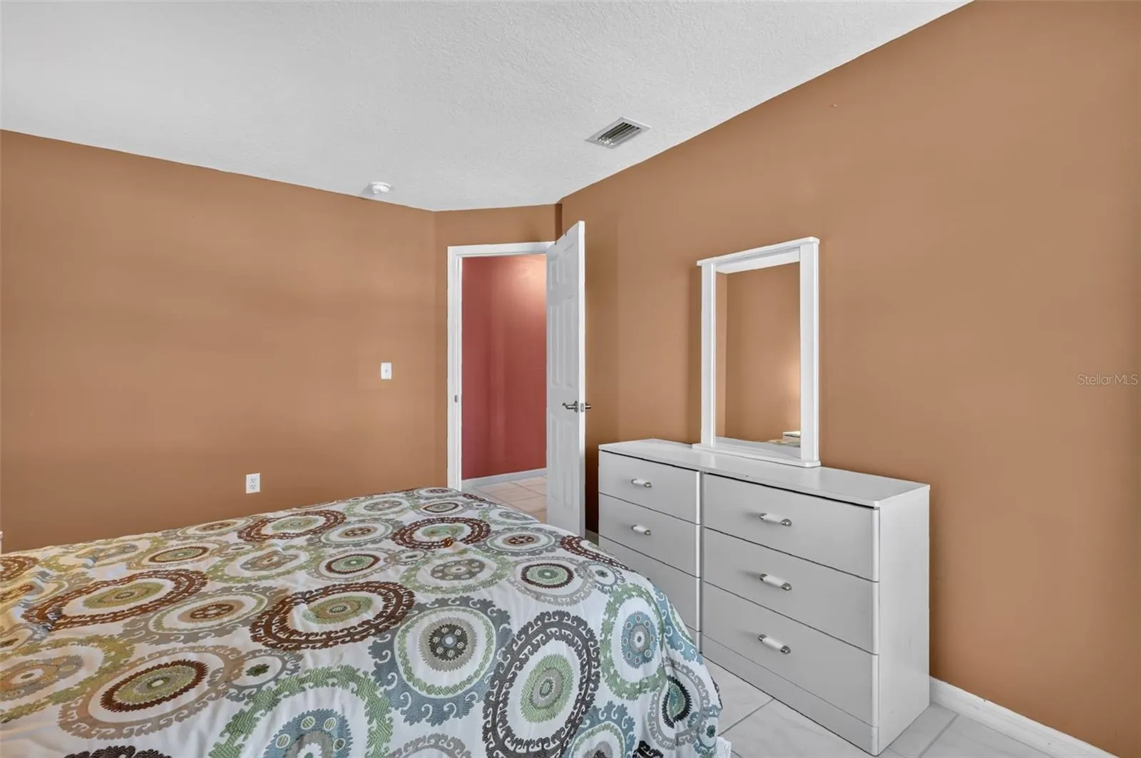 Guest bedroom 3