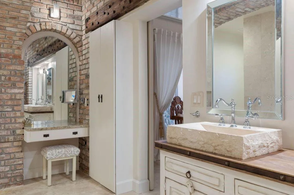 Master Bath Designer touches