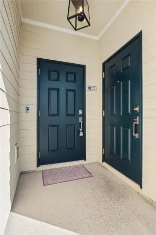 Private Entrances – Main Home & In-Law Suite