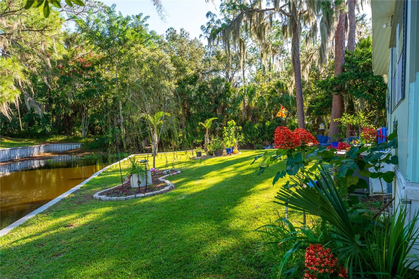 Back Yard into the Canal