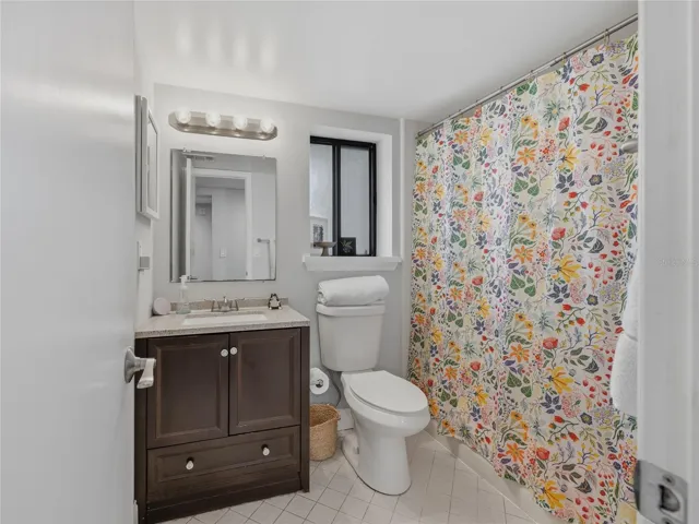 jack and jill bathroom