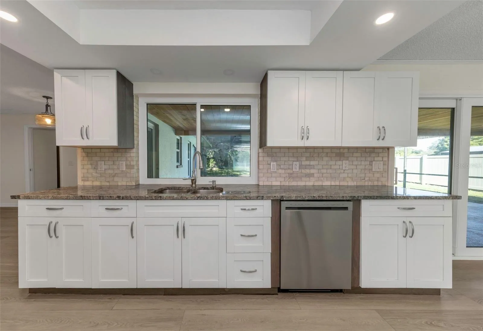 Kitchen - Right View