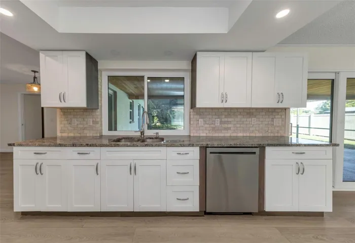 Kitchen - Right View