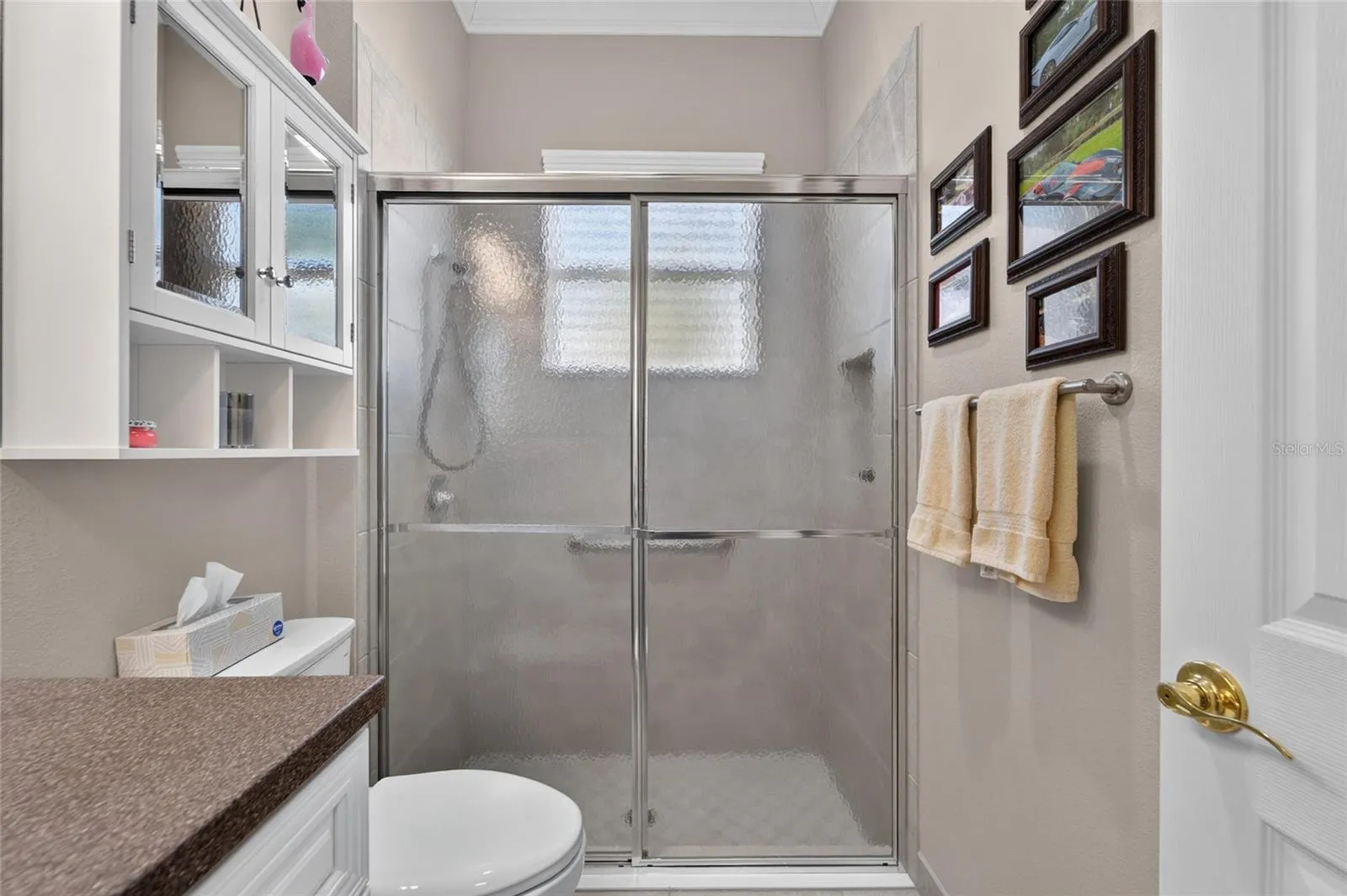 En-suite Bath 3