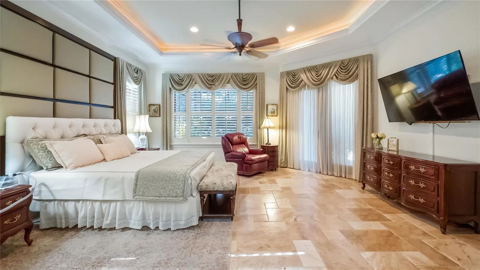 Luxurious Primary Suite