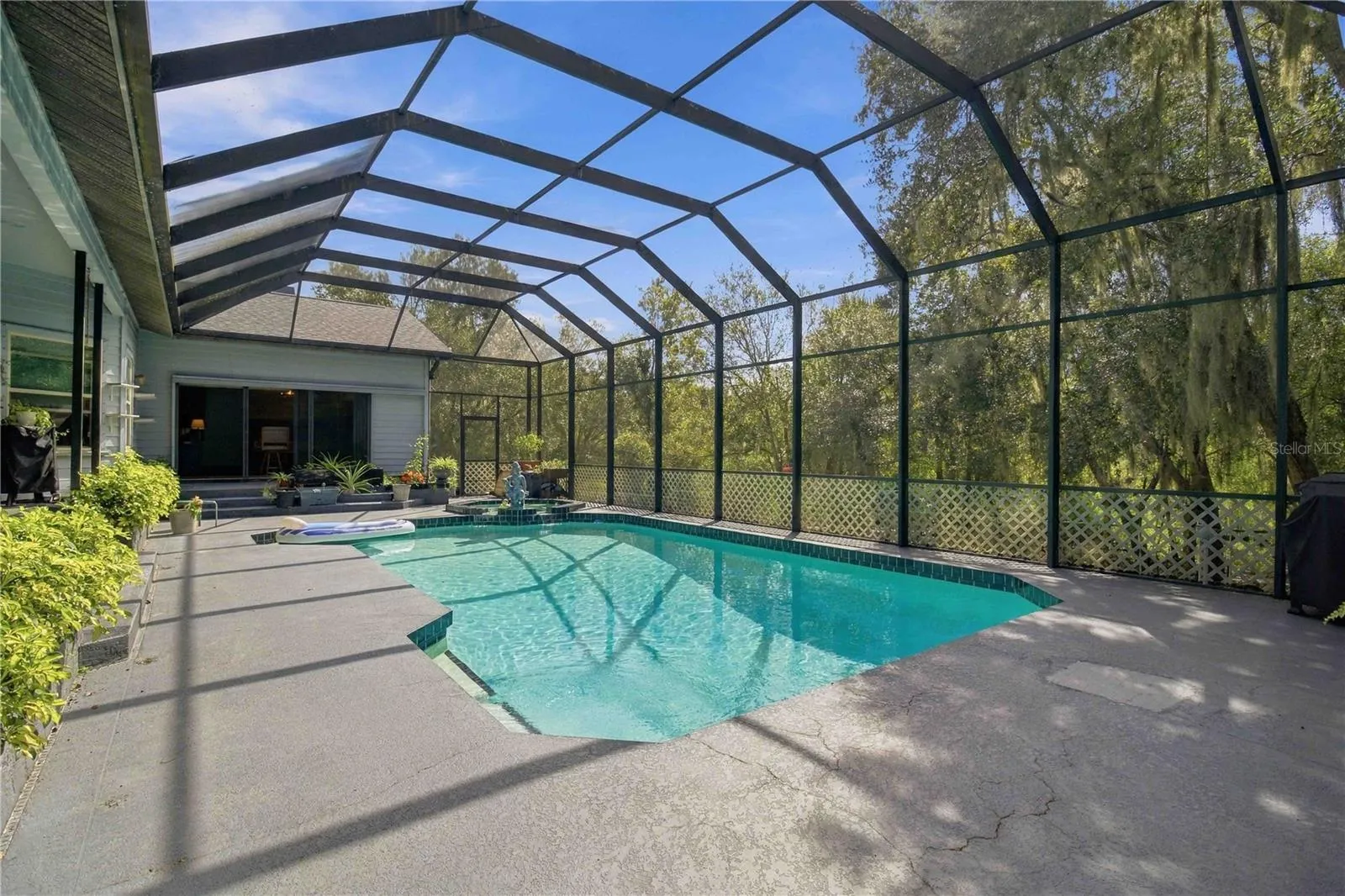 Pool/ Spa