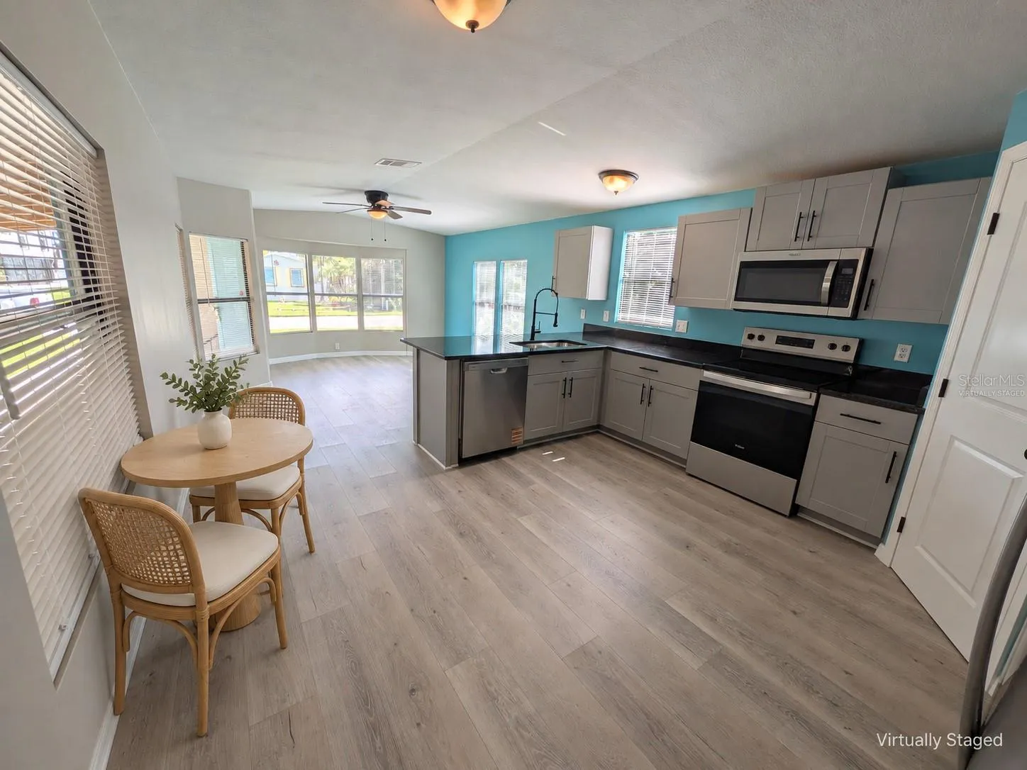 VIRTUALLY STAGED KITCHEN