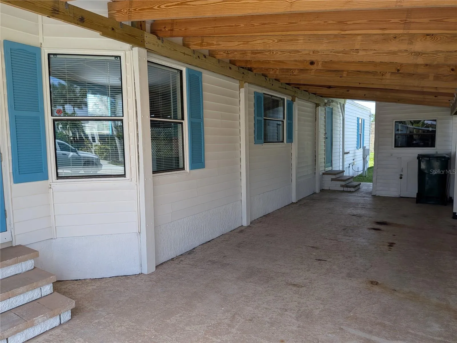 CARPORT