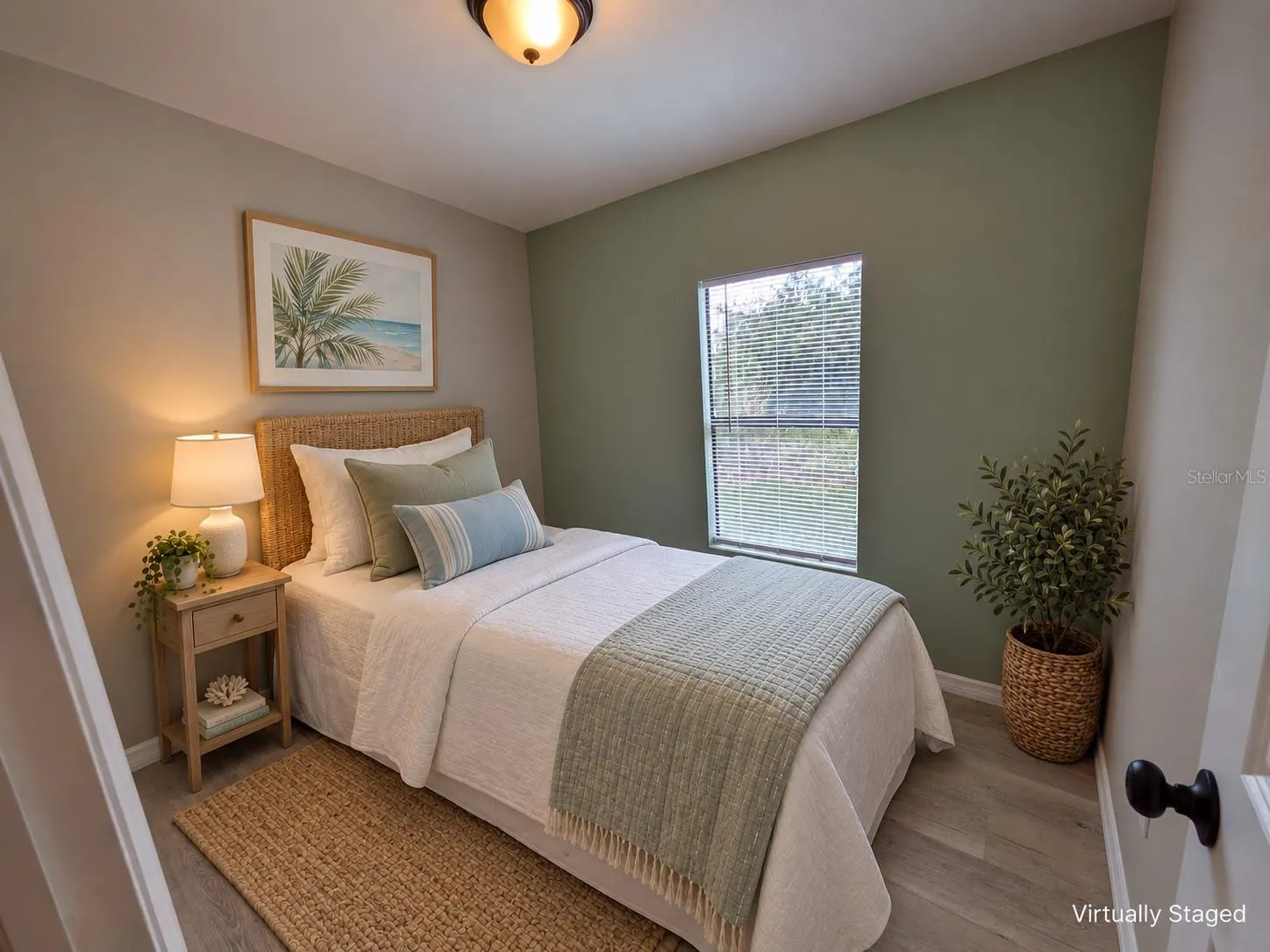 VITUALLY STAGED GUEST BEDROOM