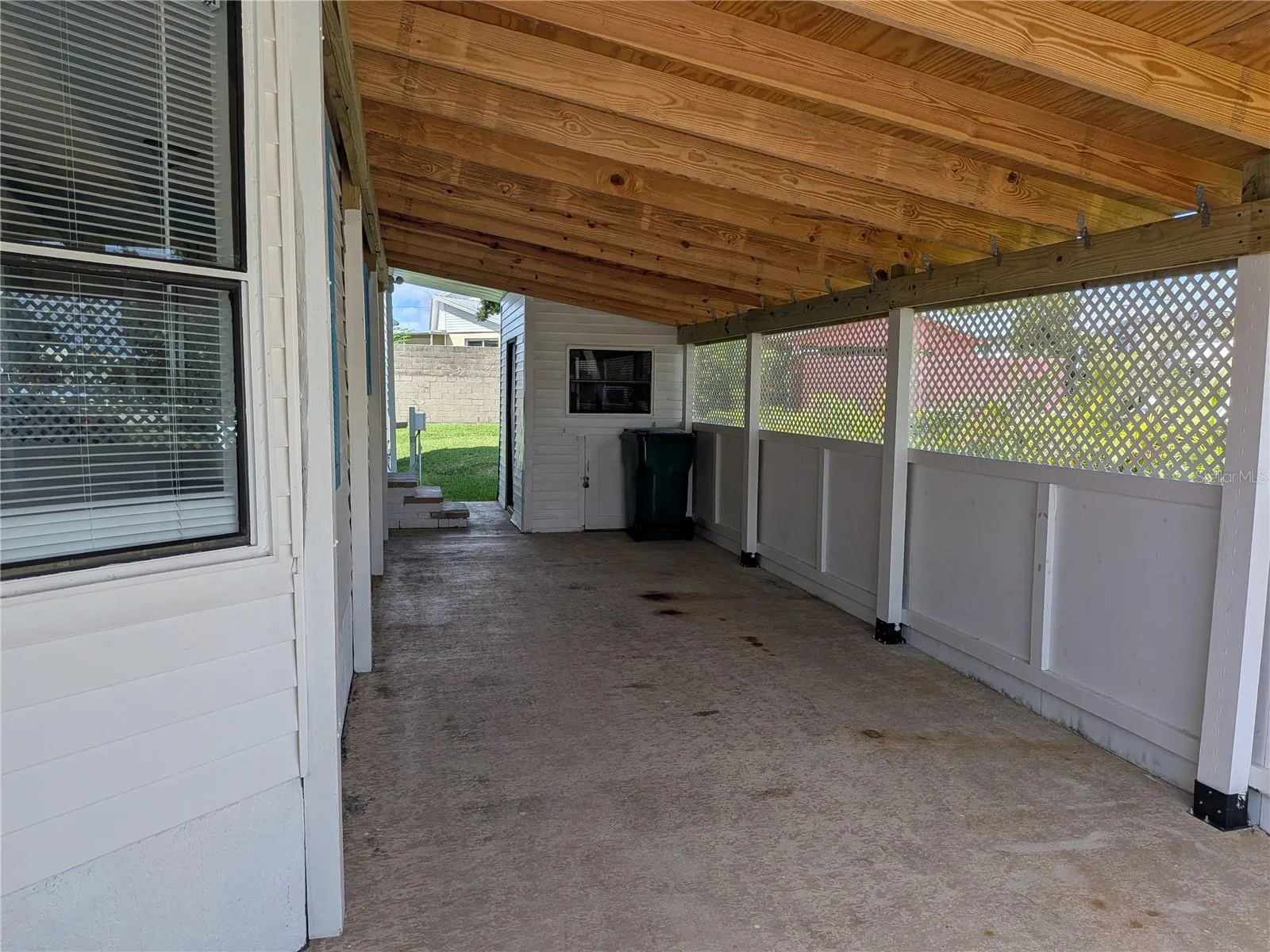 CAR PORT