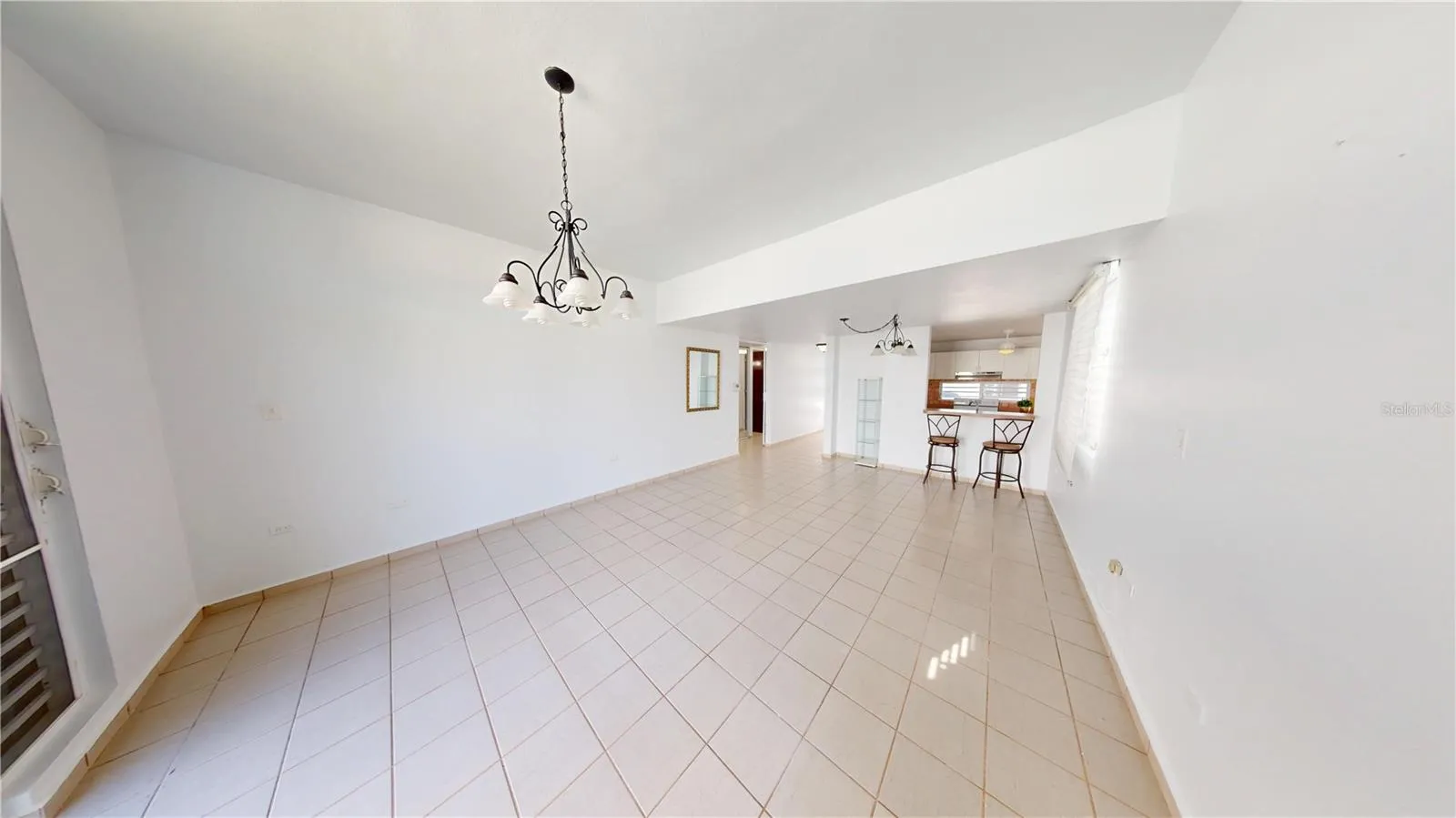 HIGH CEILING LIVING ROOM