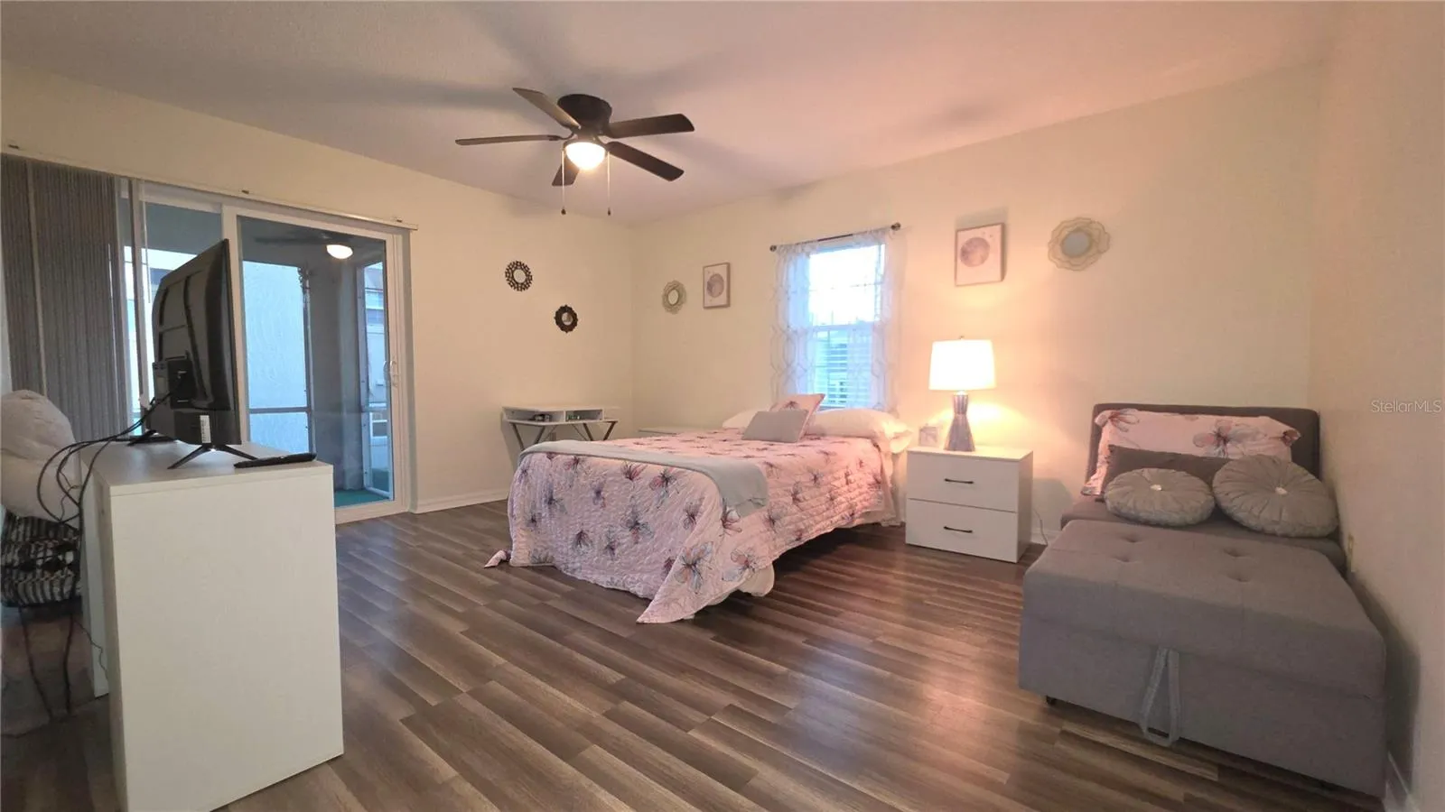 Primary bed