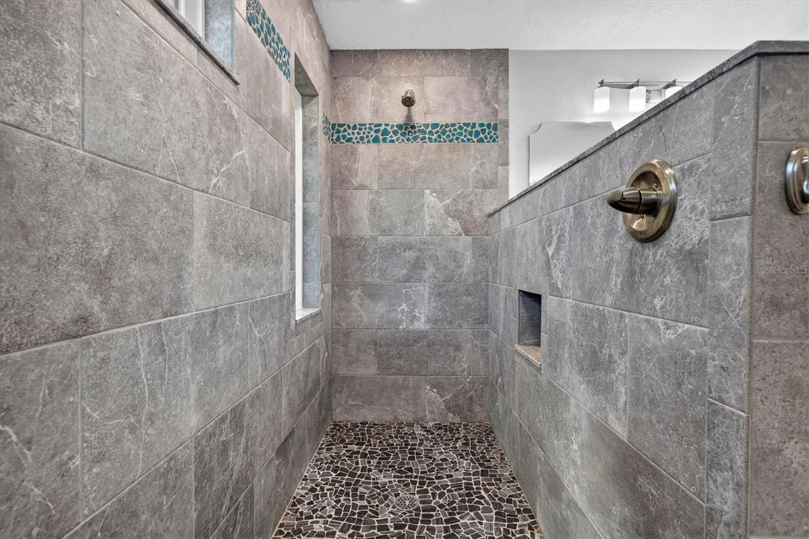 En Suite Bath Walk-In Shower