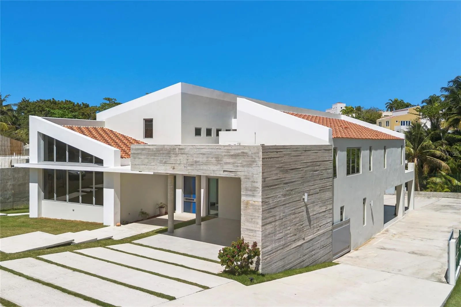 13 Hoon Shell Road, Surfside - Actual Photograph