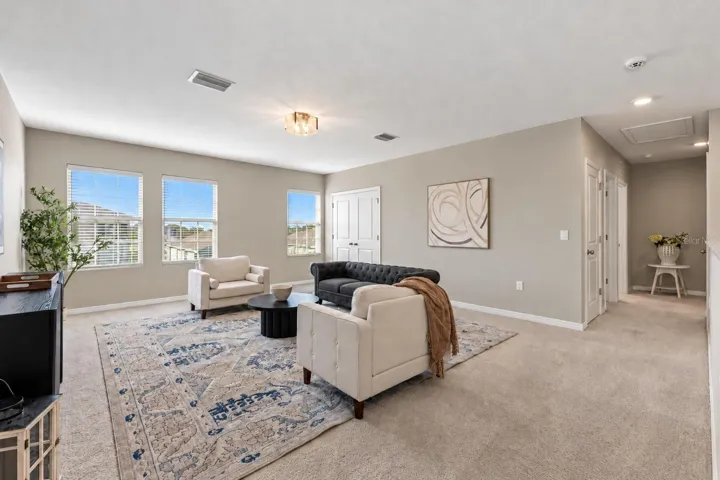 Upstairs loft and bedroom hall - 5126 Jackel Chase Dr, Wimauma
