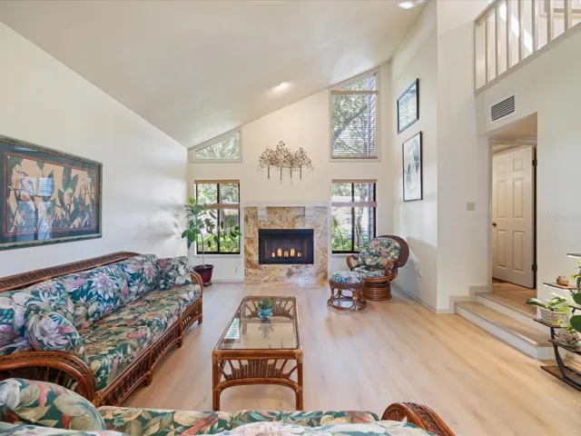 Living room with Fireplace