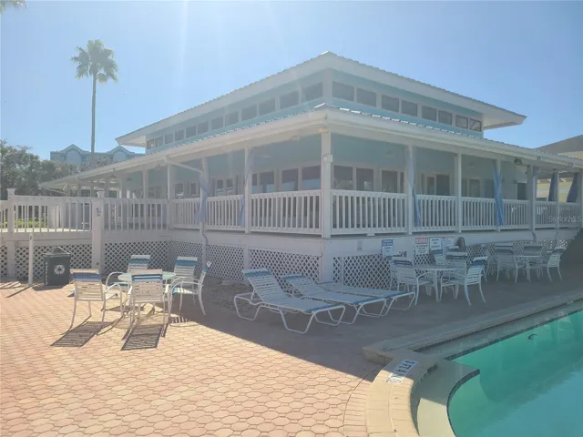Clubhouse Deck