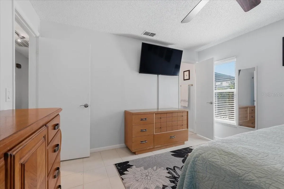Primary bed