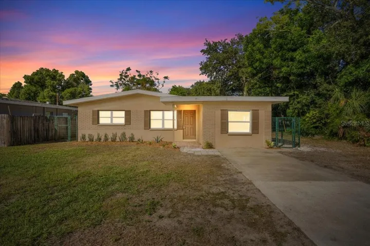 Updated 2 Bedroom 1.5 Bath NEW ROOF