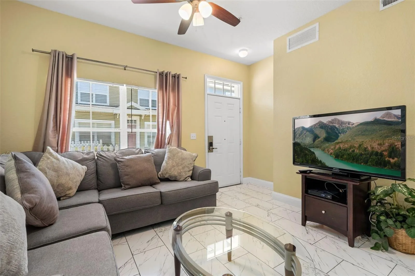 Living Room / Front Door