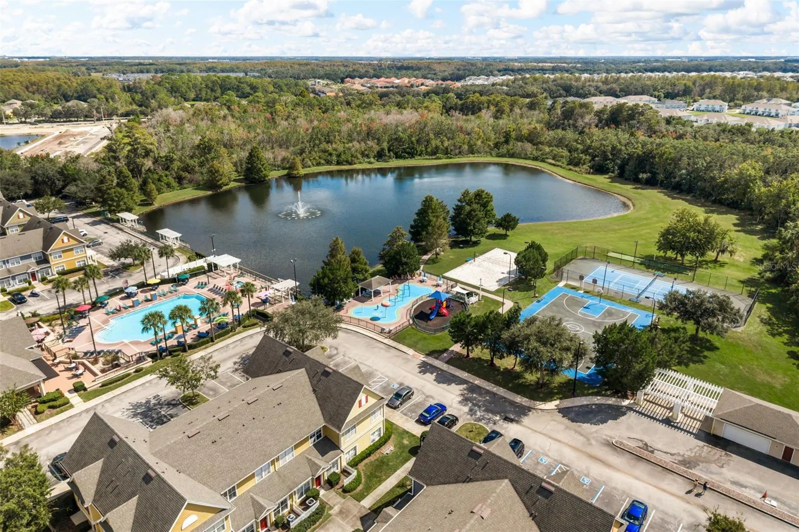 Community amenities just a 2 minute walk from the unit.