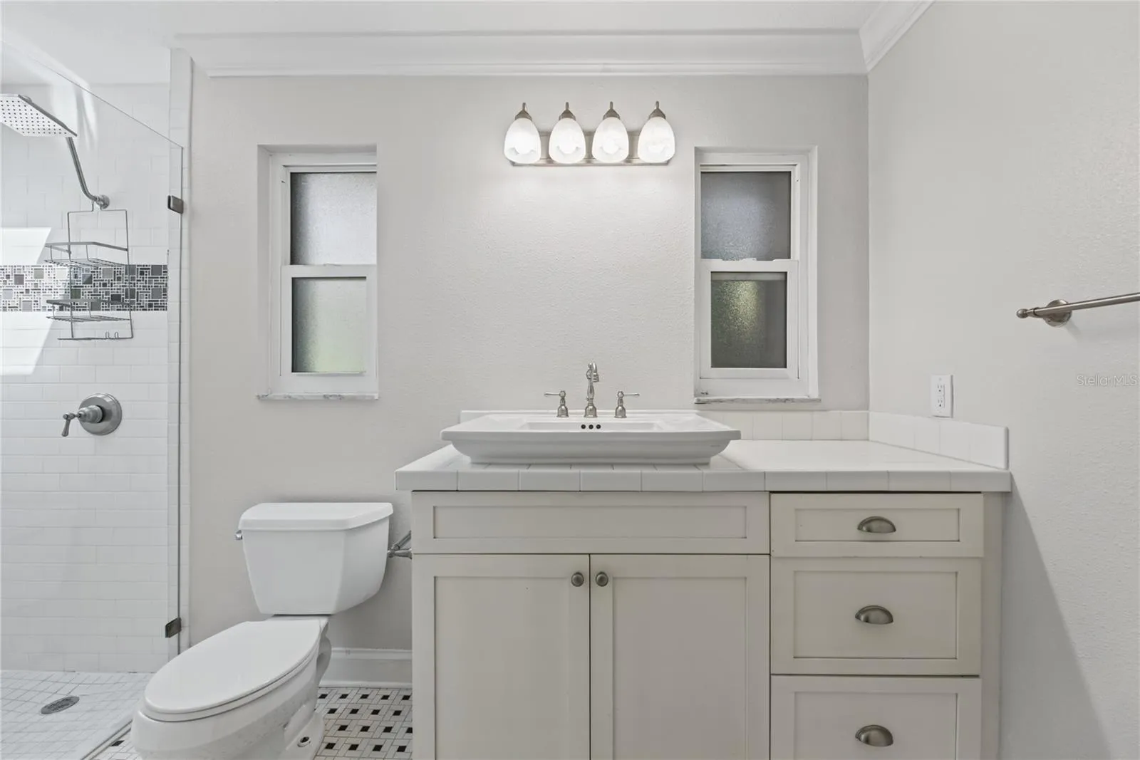 Bathroom 2 (3)