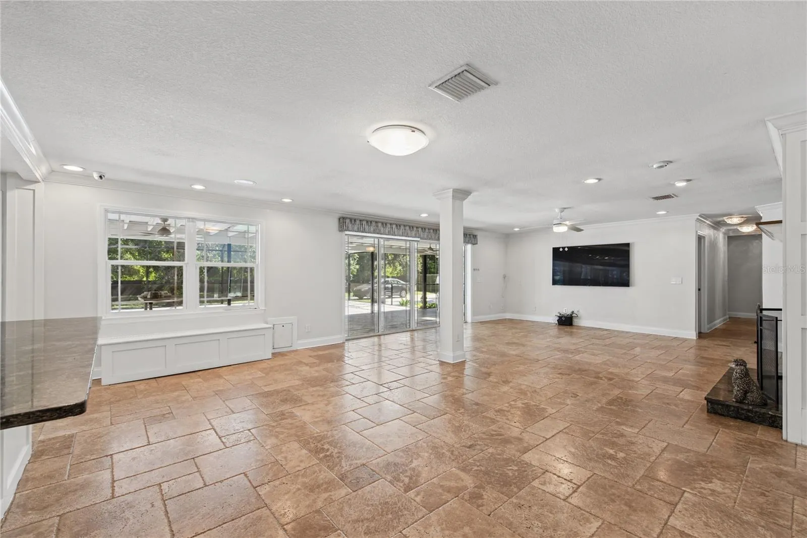 Great room (4)