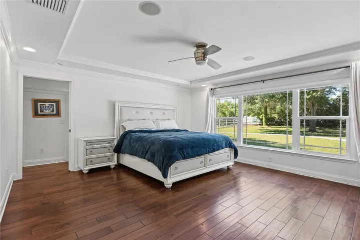 Primary bedroom (1)