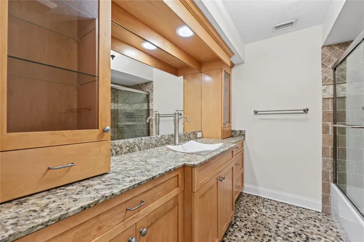 Bathroom 2 (1)